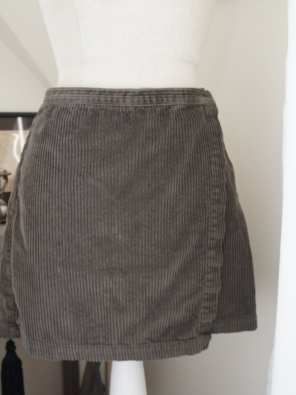 Abercrombie & Fitch Olive Green Khaki Corduroy Wrap Skirt Size Medium